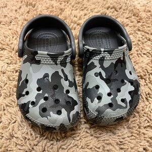 Camo toddler crocs